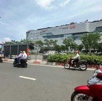 Bán Căn Nhà Mặt Tiền Phạm Văn Đồng, Đối Diện Gigamall. Vị Trí Kd Đắc Địa, Gần Trung Tâm, Sân Bay