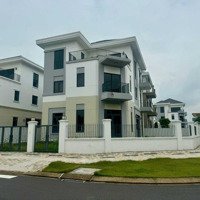 Cần Bán Biệt Thự Căn Góc Trực Diện Clubhouse