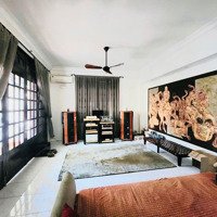 Biệt Thự Siêu Vip Toạ Lạc Tại Khu Hành Chính Quận 3, 344M2, Có Hồ Bơi, Sân Vườn, Sân Để 3 Xế Hộp