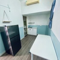 Phòng Trọ Giá Rẻ Cửa Sổ Nhỏ - Máy Lạnh Tủ Lạnh - Kệ Bếp - Trống Sẵn Gần Phan Xích Long