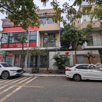 Cho Thuê Nhà Mp Tràng Tiền _ Hoàn Kiếm,Diện Tích300M2, Tầng 2, Lối Đi Riêng Biệt, Giá Thuê: 130 Triệu/Th