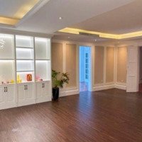 Siêu Phẩm ! Bán Villa Châu Âumặt Tiềnnguyễn Văn Hưởng P. Thảo Điền Quận 2 - 500M2 Trệt Lầu Am 95 Tỷ