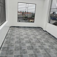 Bán Nhà 5Tx33M2 Full Nội Thất Oto Đỗ Đầu Nhà, Cách Đh Đại Nam Vài Phút Di Chuyển. Có Sân Riêng