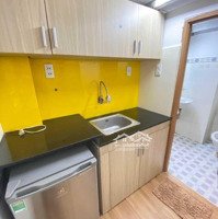 Cho Thuê Căn Hộ Duplex _ Cửa Sổ Thoáng _ Rộng 30M2 _ Đh Ngoại Thương _ Ngã Tư Hàng Xanh Bình Thạnh