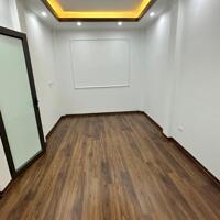 Cần bán nhà phố Cổ Nhuế 33m2,6T, lô góc 3 thoáng, mới đẹp về ở luôn