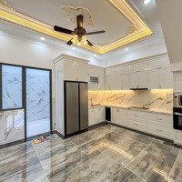 Bán Căn Biệt Thư Mini 2 Lầu Dtsd 240M2 Nhà Mới 100% Nội Thất Full Sổ Hồng Hoàn Công