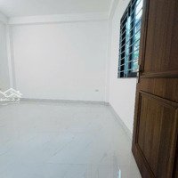 Bán Căn Hộ 40M2 X 5T Hợp Với Gia Đình Có Trẻ Con Chơi Vô Cùng An Toàn, Hàng Xóm Thân Thiện