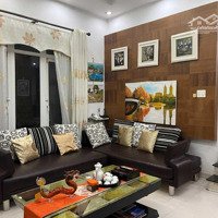 Cho Thuê Villa 10X18.5M. 6 Phòng Ngủ 5 Vệ Sinh Ngay Phú Mỹ Hưng Q7. Có Hầm. 2 Lầu. Giá Bán 55 Triệu. 0906973796