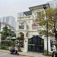 Chủ Nhà Cần Bán Biệt Thự Đơn Lập Lô Góc Embassy 260M2 Mặt Ngoài Giá Rẻ 125 Tỷ Liên Hệ: 0983918483