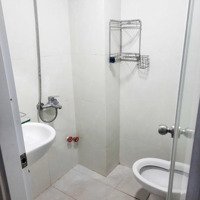 Cho Thuê Phòng Q10. Tầng Trệt Mới Keng Toilet Riêng. Fuff Nội Thất 3 Triệu5/Th