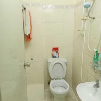 Cho Thuê Nhà Đường Nguyễn Trãi Gần Trần Bình Trọng, 4 Phòng Ngủ, 4 Wc, Nhà Sơn Mới