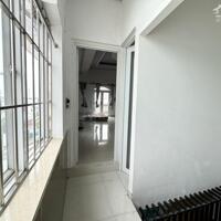 Phòng trọ cao cấp đường Huỳnh Tấn Phát, Quận 7....Penthouse 40m2 full nội thất.