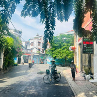 Bán Gấp Nhà 1 Trệt 3 Lầu,Diện Tíchsàn 209M2, Mặt Tiền Đường Trương Văn Thành, P Hiệp Phú, Q9. Giá Bán 8.6 Tỷ