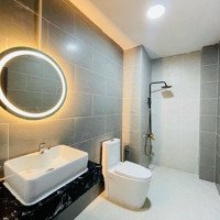 Đường Trần Quang Diệu, Quận 3, Tách Bếp 45M2 Ban Công Lớn Máy Giặt Riêng Gần Quận 1 Quận Bình Thạnh