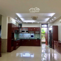 Cho Thuê Biệt Thự Sân Vườn Việt Hưng - Diện Tích: 250M2, Sân Vườn, Đầy Đủ Nội Thất. Giá 22 Triệu/Tháng (Có Tl)