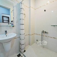 Cho Thuê Biệt Thự Mini Thảo Điền Q2, Gara Oto, 3 Phòng Ngủ Có Toilet Riêng, Gần Sông Sài Gòn Mát Mẻ