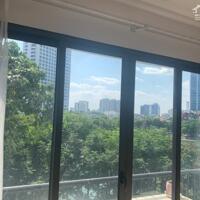 Cho thuê căn hộ 1 ngủ, 40m2, FULL nội thất, ban công rộng, View hồ Ngọc Khánh