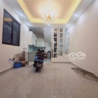 Bán Nhà Phân Lô, Cầu Giấy 10M Ô Tô Tránh, Lô Góc, 35M2, 5 Tầng, Mt4.5M, 6.98 Tỷ. Liên Hệ: 0357784318