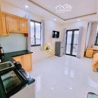 Cho Thuê Căn Hộ Studio Balcony 35M2, Giặt Riêng, Thang Máy Mặt Tiền Hoàng Sa, Cầu Trần Quang Diệu