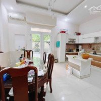 Hiếm, Siêu Phẩm Biệt Thự Sân Vườn Quận 7, 3 Tầng, Gần 200M2 (7X26) Nở Hậu 9M, 11.X Tỷ