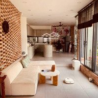 Bán Biệt Thự Vip Nhất Trường Thọ, 160M2, Xe Hơi Vào Nhà, Thủ Đức, Chỉ Nhỉnh 11X Tỷ