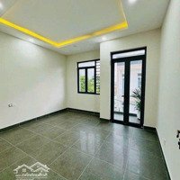 Bán Nhà 2 Lầu Ngay Ub Tân Chánh Hiệp Q12 4X8M Srhẽm Xe Hơi Giá Bán 2Ty500 Tl. Liên Hệ: 0327.570.755