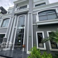 Chính Chủ Bán Căn Biệt Thự Lô Góc 2 Mặt Tiền Ven Biển Tại Grandbay Townhouse, Hùng Thắng, Hạ Long