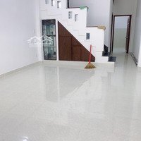 Bán Nhà 3 Tầng Hxt 341 Lạc Long Quân, Diện Tích: 4.6M X18M. Cn:80M2. Nhà Còn Mới Vào Ở Ngay