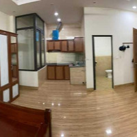 Cho Thuê Căn Hộ Khép Kín, 40M2, Đủ Nội Thất Cơ Bản, Nhà Sát Mặt Đường, 5M Bước Ra Phố Trung Tâm