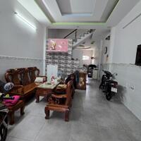 Nhà cần bán quận Tân Phú, đường Kênh Tân Hoá - DT 62m2 - 3 TẦNG - Chỉ 5.x TỶ