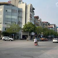 bán nhà mặt phố Nguyễn Văn Cừ, 75m x 8 tầng, thang máy, dòng tiền 850tr/năm