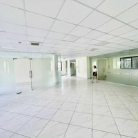 Chính Chủ Cho Thuê Văn Phòng Tại Phố Khúc Thừa Dụ, Cầu Giấy, Diện Tích: 150M2 Giá Thuê Chỉ 30 Triệu/Th Thông Sàn