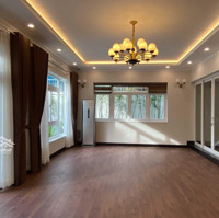 Villa Hồ Bơi Sân Vườn Ngay Quốc Hương Thảo Điền Quận 2. Diện Tích: 500M2 Giá Bán 110 Tỷ