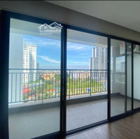 Chính Chủ Bán Góc 3 Phòng Ngủ168M2 Hướng Đông Nam View Cầu Nhật Tân. Giá Bán 9 Tỷ Bao Phí. Nhà Mới Tinh