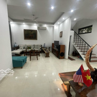 Cho Thuê Căn Biệt Thự Liền Kề 90M, Full Đồ, View Công Viên 15 Triệu/Tháng Bao Phí,Vinhomes Gia Lâm.