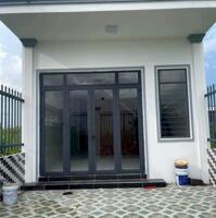 Bán gấp căn nhà ngay chợ Bình Điền trệt lầu 3pn mới xây. Giá chỉ 825tr. Lh 0978663680