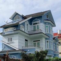 Cho thuê villa 385m2, 1 trêt, 2 lầu, mới sơn lại đẹp,KDC Khang Điền, P.Phước Long B, Q9