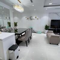 GIA ĐÌNH SẮP CHUYỂN XUỐNG THẤP TẦNG NÊN MUỐN BÁN LẠI CĂN HỘ 3PN TẠI R6 VINHOMES ROYAL CITY NGUYỄN TRÃI.