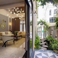 Nhượng Gấp Thời Đại Villa Vườn Ở Thời Đại, Vin3, 235M, Giá 9.8 Tỉ Có Thương Lượng, Miễn Trung Gian