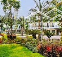 Bán Nhanh Phố Verosa Park Khang Điền,Diện Tích5X17, Nhà Thô 1 Trệt 3 Lầu Giá Bán 11,8 Tỷ Liên Hệ: 0904936779.