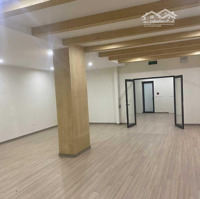 Cho Thuê Nhà Mặt Phố Nguyên Hồng 120M2 X 5T,Mặt Tiền8M Giá Bán 100 Triệu Thông Sàn. Thang Máy. Nhận Nhà Luôn