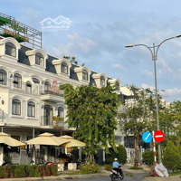 Bán Gấp Căn Nhà Phố Lakeview City 5X20M View Hồ Đường D (25M), Full Nt Giá Bán 16,2 Tỷ Liên Hệ: 0909483360