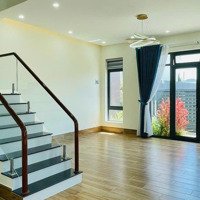 Bán Villa Sân Vườn 100% Mới. Lh: Ngọc Uyên 0328766799