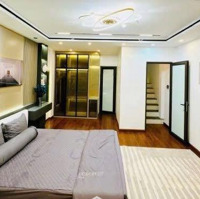 Bán Nhà 3 Tầng- 110 M2 Trung Tâm Quận 7- Vị Trí Đẹp- Nhỉnh 6 Tỷ