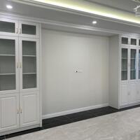 GẤP - Chính chủ bán nhà Mặt phố Ngũ Xã, view hồ giá 40 tỷ, 65m2, KD lớn