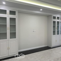 Gấp - Chính Chủ Bán Nhà Mặt Phố Ngũ Xã, View Hồ Giá Bán 40 Tỷ, 65M2, Kd Lớn