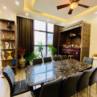 Gia Đình Cần Bán Gấp Penthouse Tây Hồ. Cách 2 Con Rồng 100M Và Lotte West Lake 200M. Full Nội Thất