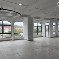 Cho thuê nhà 4 tầng dt: 300m2 Giá thuê: 45tr/ tháng liên hệ: 0916961496 Phạm Hải