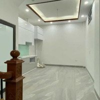 Cho Thuê Nhà Gần Trung Tâm Quận Hai Bà Trưng,40M2X5 Tầng, Ngõ Thông