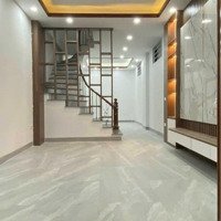 Cho Thuê Nhà Gần Trung Tâm Quận Hai Bà Trưng,40M2X5 Tầng, Ngõ Thông